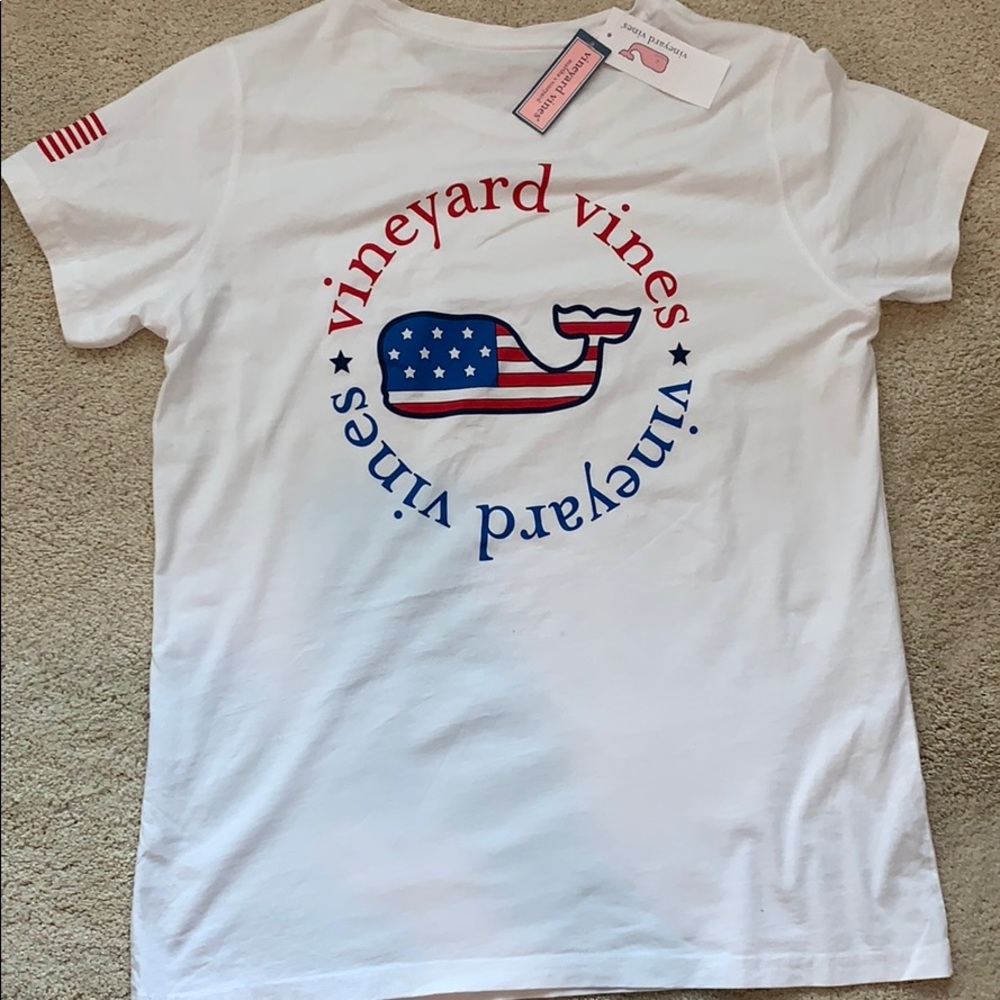 New Vineyard vines t-shirt